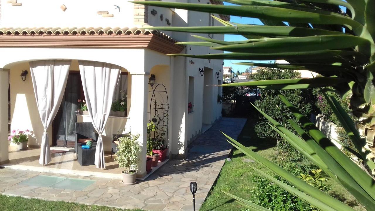 Casa Vacanze Menta Fiorita Flumini di Quartu Exterior foto