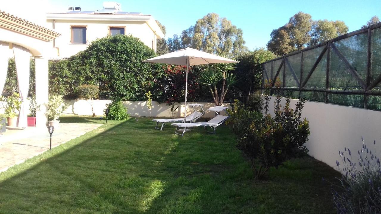 Casa Vacanze Menta Fiorita Flumini di Quartu Exterior foto